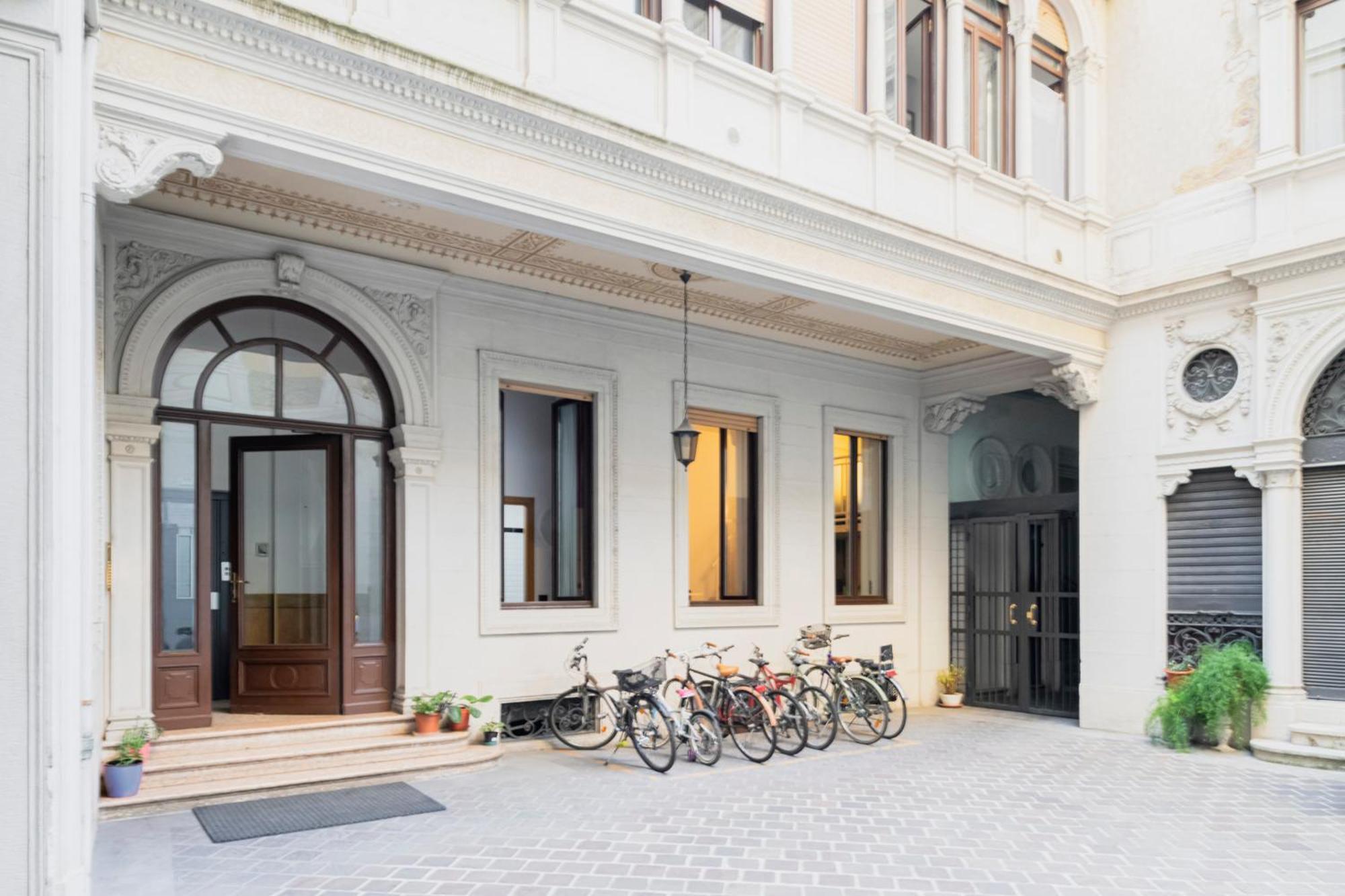 شقة Easylife - Accogliente Monolocale In Via Torino, Posizione Perfetta Per Scoprire La Citta ميلان المظهر الخارجي الصورة